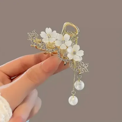 Picture of Elegant Floral Hair Clip with Faux Pearl